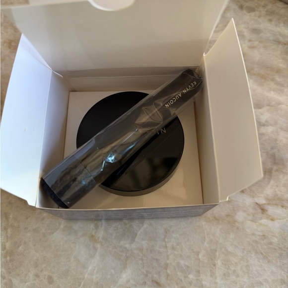 Kevyn Aucoin Foundation Balm Light FB4.5 - Picture 3 of 4